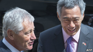 新加坡总理李显龙与美国国防部长哈格尔