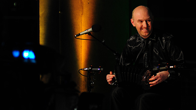 Simon Thoumire live at Pacific Quay. Photo by Sean Purser.