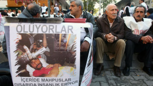 Açlık grevlerine destek eylemi