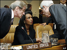 امریکہ کی کونڈولیزا رائس، فرانس کے برنارڈ کوشنر، اور لبنان کے فوزی سلوکھ