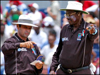 علیم ڈار اور سٹیو بکنر