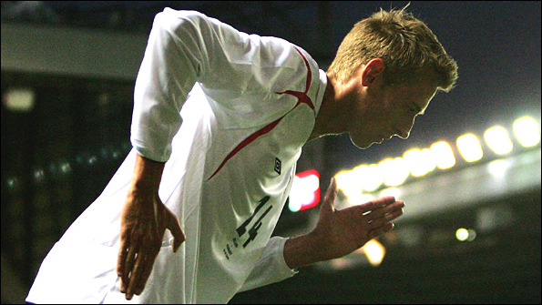 Peter Crouch does the robot dance