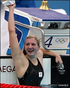 Rebecca Adlington celebrates winning the 800m in Beijing