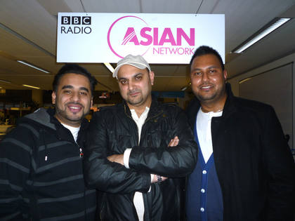 Ameet joined by Punjabi vocalist: Balwinder Bhatti and dholi: H