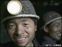 Mineiros em Chengdu, Província de Sichuan, em maio