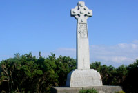 Cofeb i Forrisiaid Môn ger Penrhosllugwy