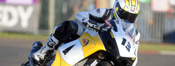 Adrian Archibald during practice for the NW200 in 2009 © Pacemaker Press Intl