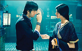 Ranbir Kapoor and Sonam Kapoor in Saawariya