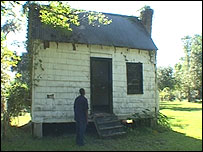 One of the slave cabins