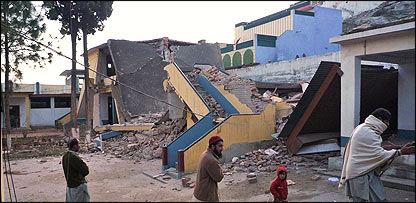 ایک تباہ شدہ سکول(فائل فوٹو) 