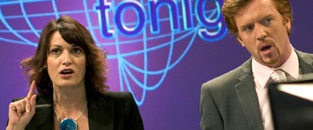 Sarah Parish as Beatrice and Damian Lewis as Benedick in Much Ado About Nothing