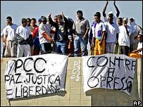 Presidiários de SP exaltam PCC durante rebelião