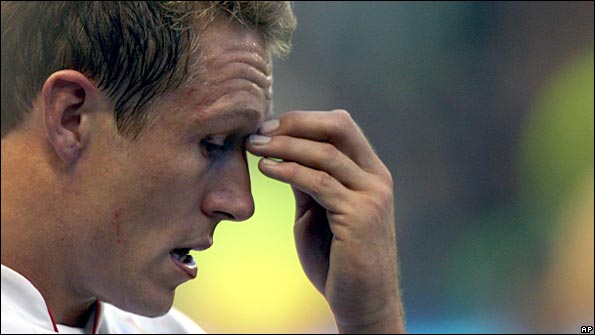 Jonny Wilkinson looks downcast at the conclusion of England's defeat.jpg