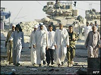 امریکی فوج کی واپسی کے ساتھ ہی زائرین نجف میں داخل ہوئے