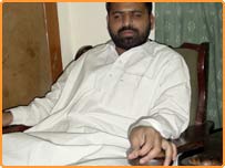 ’جب زمین پیروں تلے نہ رہی‘ خلیل شیخ کی کہانی