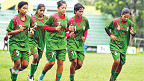প্রতিকূলতা ঠেলে সামনে মহিলা ফুটবলরা
