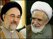 مهدی کروبی (راست) در نامه به محمد خاتمی خواهان معرفی متخلفان در انتخابات رياست جمهوری شد