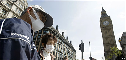 Personas con mascarillas en Londres