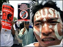 انڈونیشیا میں بُش مخالف مظاہرے