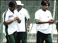 پاکستانی فاسٹ باؤلرز