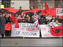 Manifestues shqiptarë në Londër