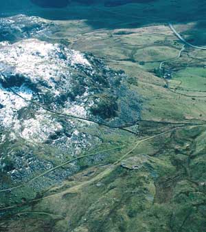 Bryn y Castell: © Hawlfraint y Goron CBHC