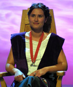 Luned Emyr o Gaerdydd - enillydd y Fedal Ddrama