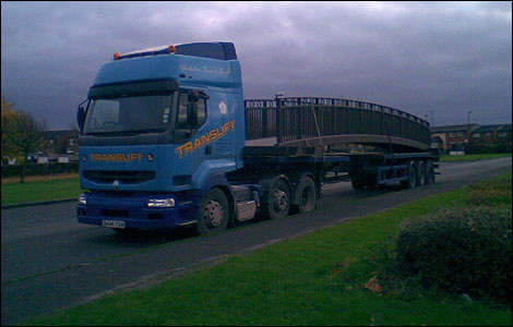 The new bridge arrives on site