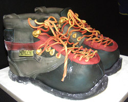 090203_boots_cake_200.jpg