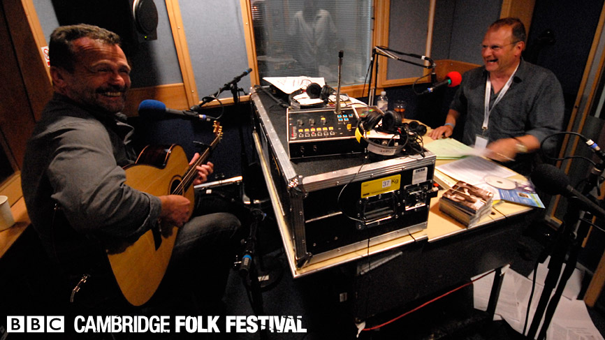 Martin Simpson joins Mark Radcliffe in the studio for some live music.