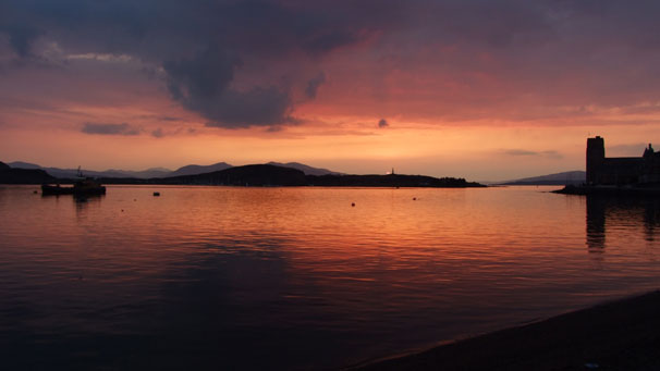 Leslie also captured this colourful sunset at Oban Bay looking towards Kerrera and Mull.