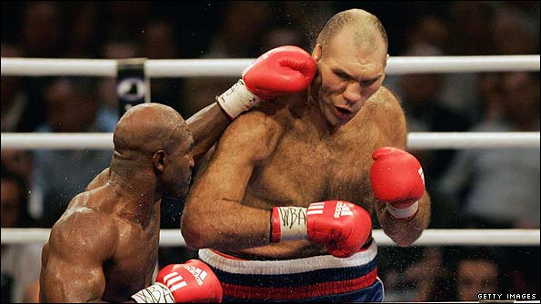 Evander Holyfield v Nikolay Valuev