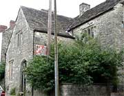 Ty'r Eglwys ar fryn Castell Newydd, Pen-y-bont ar Ogwr