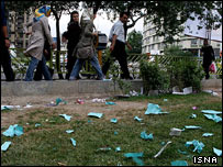 زباله های رها شده در میدان ولی عصر تهران