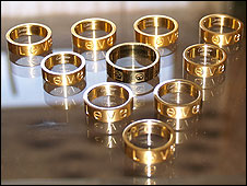 10_gold_rings.jpg