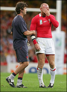 Gareth Thomas felt the effects of a collision with Stirling Mortlock