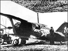 Истребитель И-15 готовится к боевому вылету