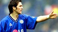 Matt Jones playing for Leicester City
