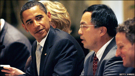 US President Barack Obama and President Hu Jintao of China speak at a bilateral meeting at the Waldorf Astoria Hotel on September 22, 2009 in New York City