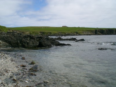nice beach in front fo derelict croft hoose Complete with active rodent...