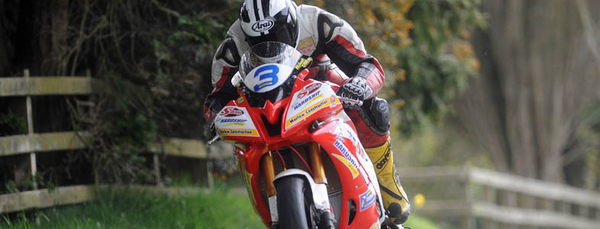 Michael Dunlop racing at the Cookstown 100 in 2010 © Pacemaker Press Intl