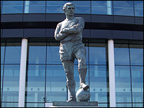 Bobby Moore statue at Wembley