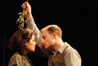 Greta Vaughan (Fflur Medi Owen) a Karl Weissman (Owen Arwyn)