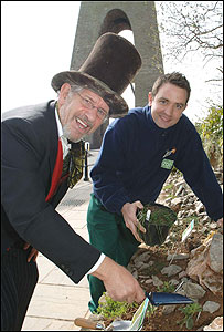 Adam Hart-Davis planting