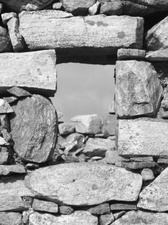 ruin at Loch Sgioport, South Uist