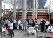 وزارت خارجه ايران اعلام کرده که آماده صدور رواديد ترانزيت در فرودگاه های بين المللی تهران است