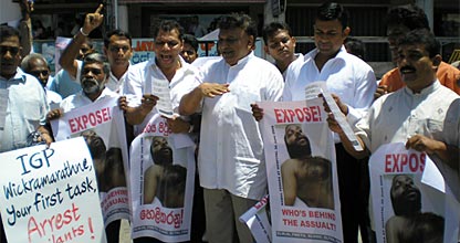 UNP parliamentarians in the protest (photo Lankadissent.com)