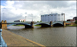 River Trent : Trent Bridge