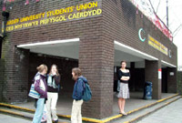 Myfyrwyr Caerdydd, llun gan Luke Pavey
