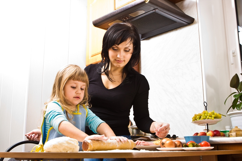 cooking pizza@NiDerLander - fotolia